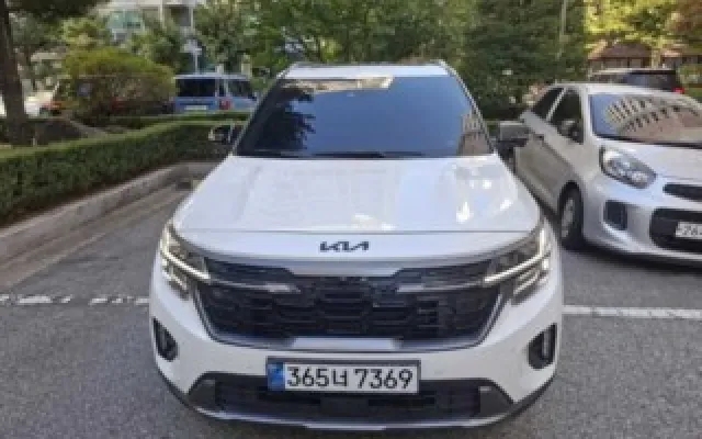 인천중고차120개월할부 셀토스(SP3) 1.6 가솔린 터보 시그니처 X-라인 2WD 매물 사진 9 - 2025/10 7,436km